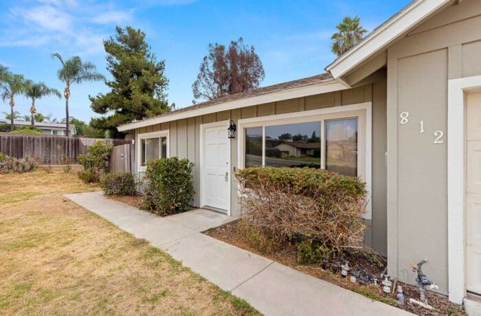 Vicki V., Seller