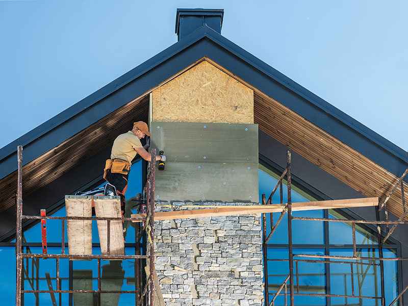 Construction-man-outdoor-side
