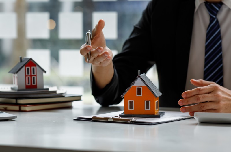 estate lawyer